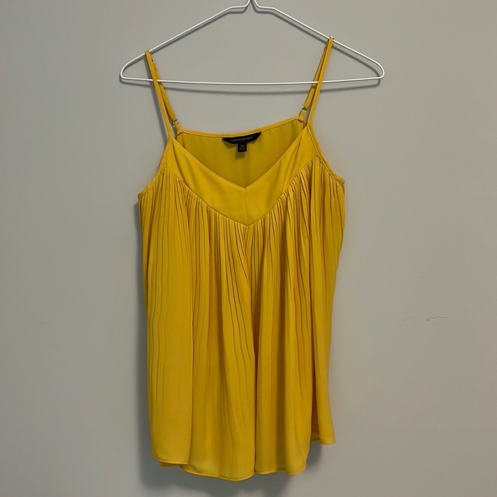 Banana Republic Plissee Top